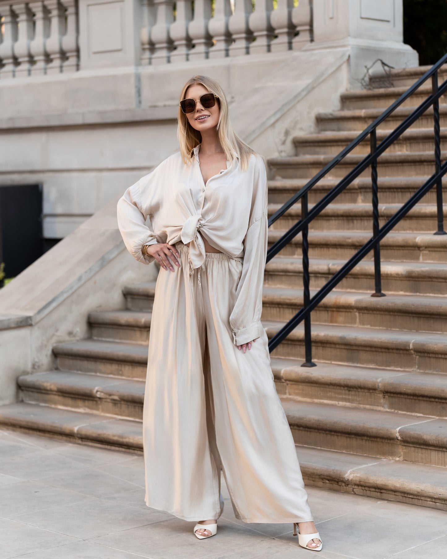 Jedwabny komplet beżowy