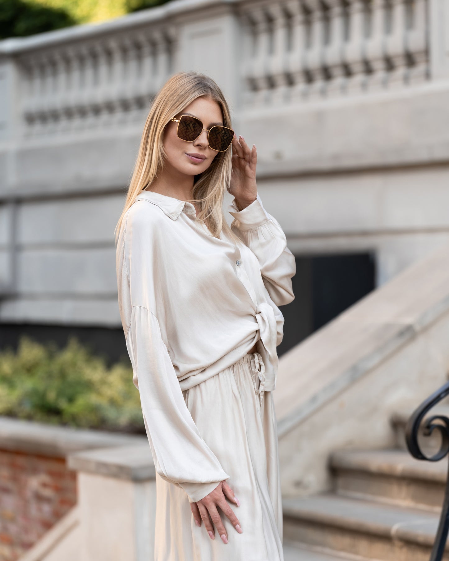 Jedwabny komplet beżowy