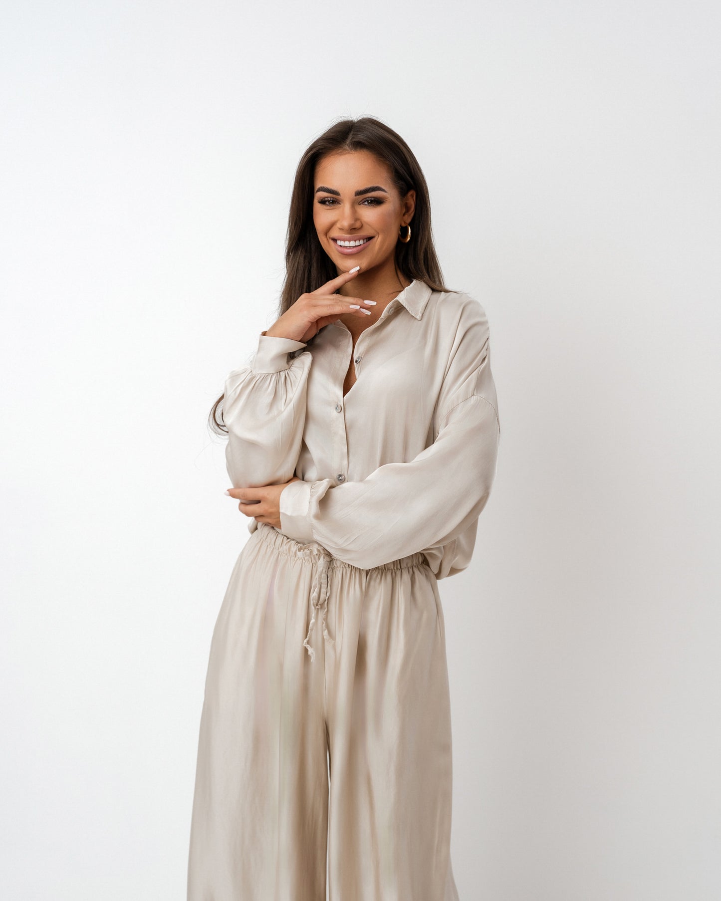 Jedwabny komplet beżowy