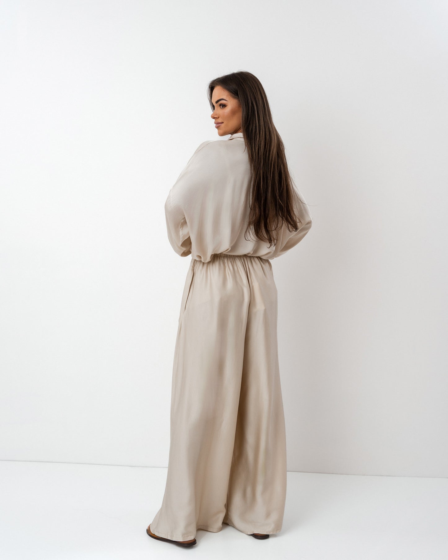 Jedwabny komplet beżowy