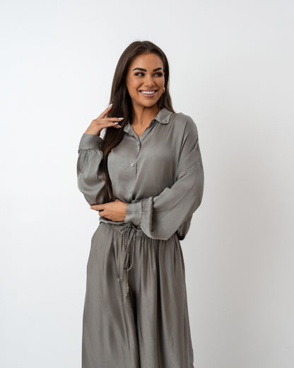 Jedwabny komplet szary