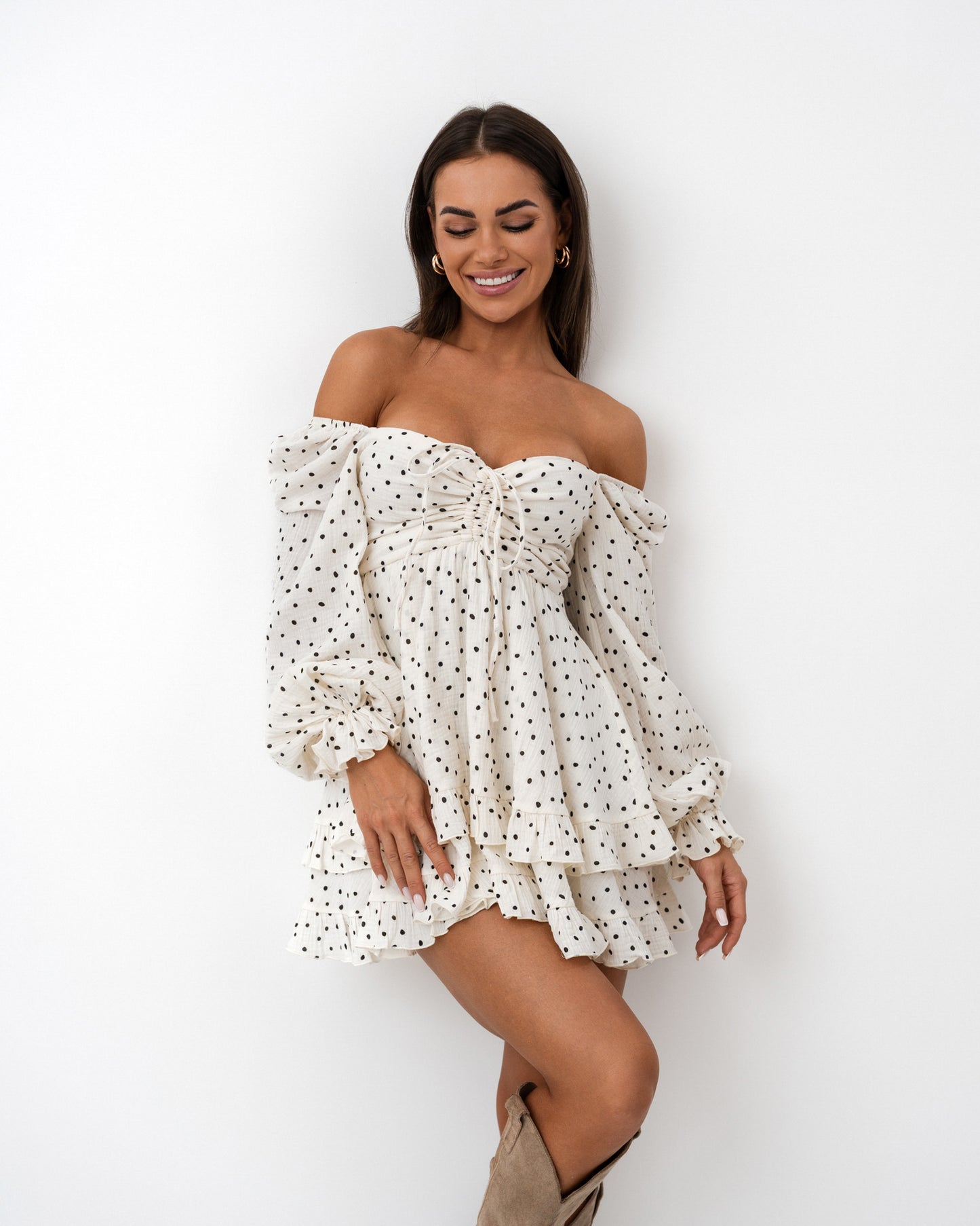 Sukienka hiszpanka w groszki z falbanami