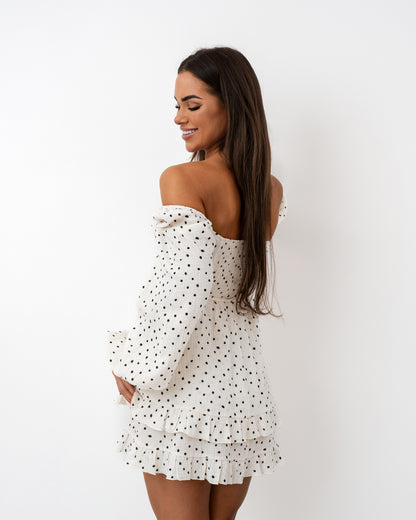 Sukienka hiszpanka w groszki z falbanami