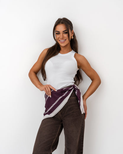 Jeansy czekoladowe z chustą