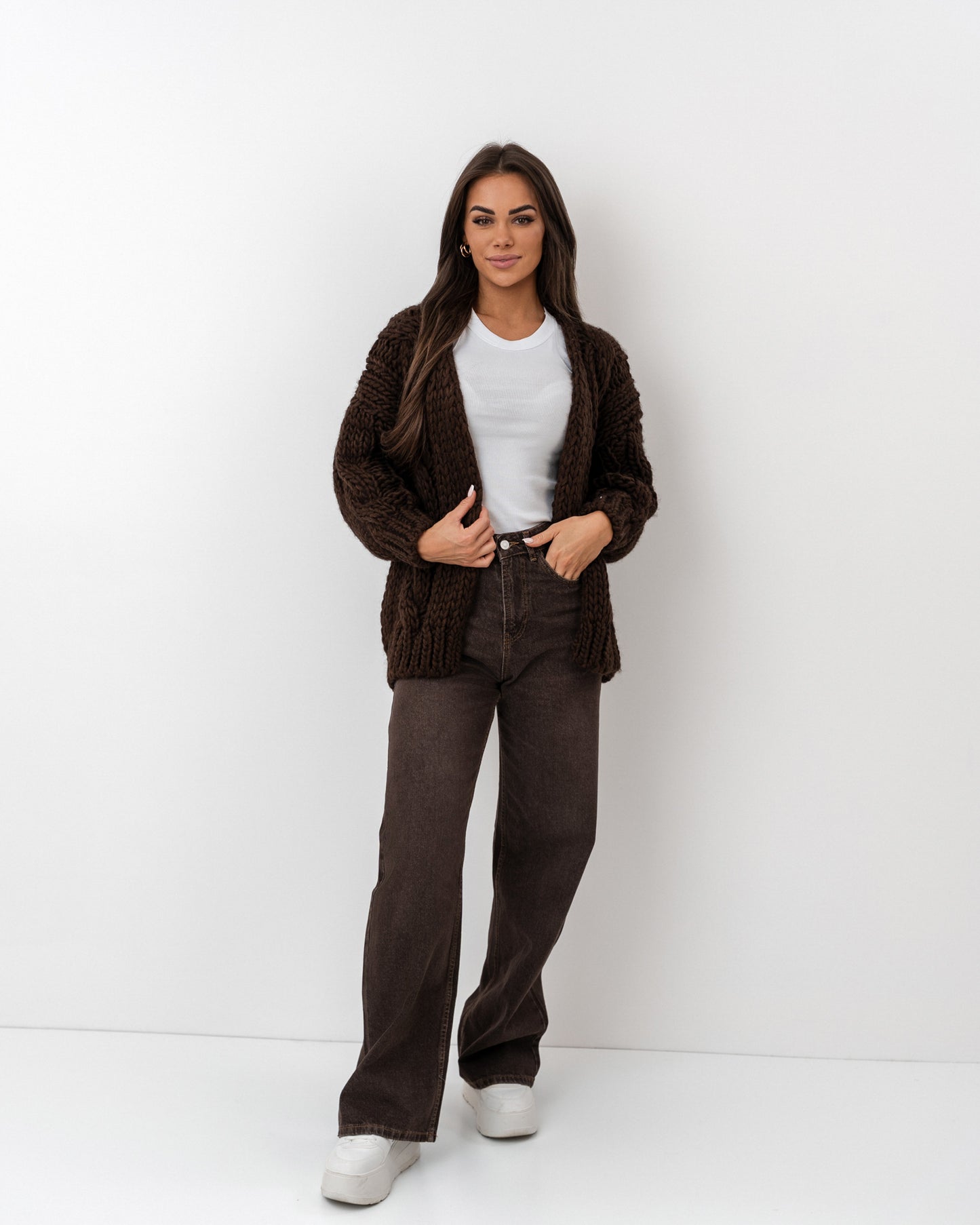 Kardigan o grubym splocie czekolada