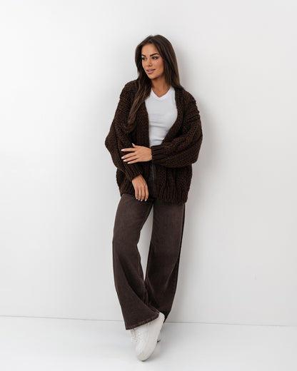 Kardigan o grubym splocie czekolada